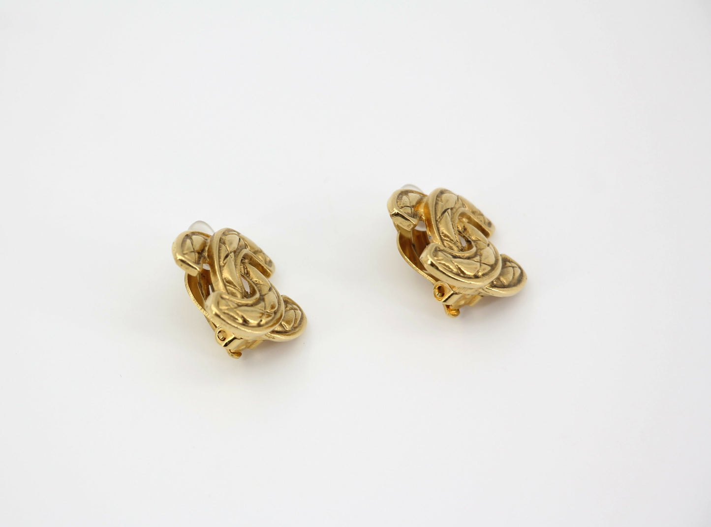 Chanel Vintage 1986 Gold-plated Diamond Quilting Bird Series Clip-on Earrings
