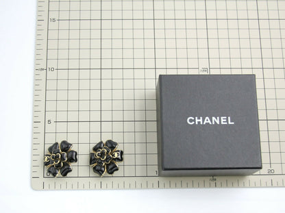 Chanel Vintage 02A Gripoix Shiny Black Large Camellia Clip-on Earrings