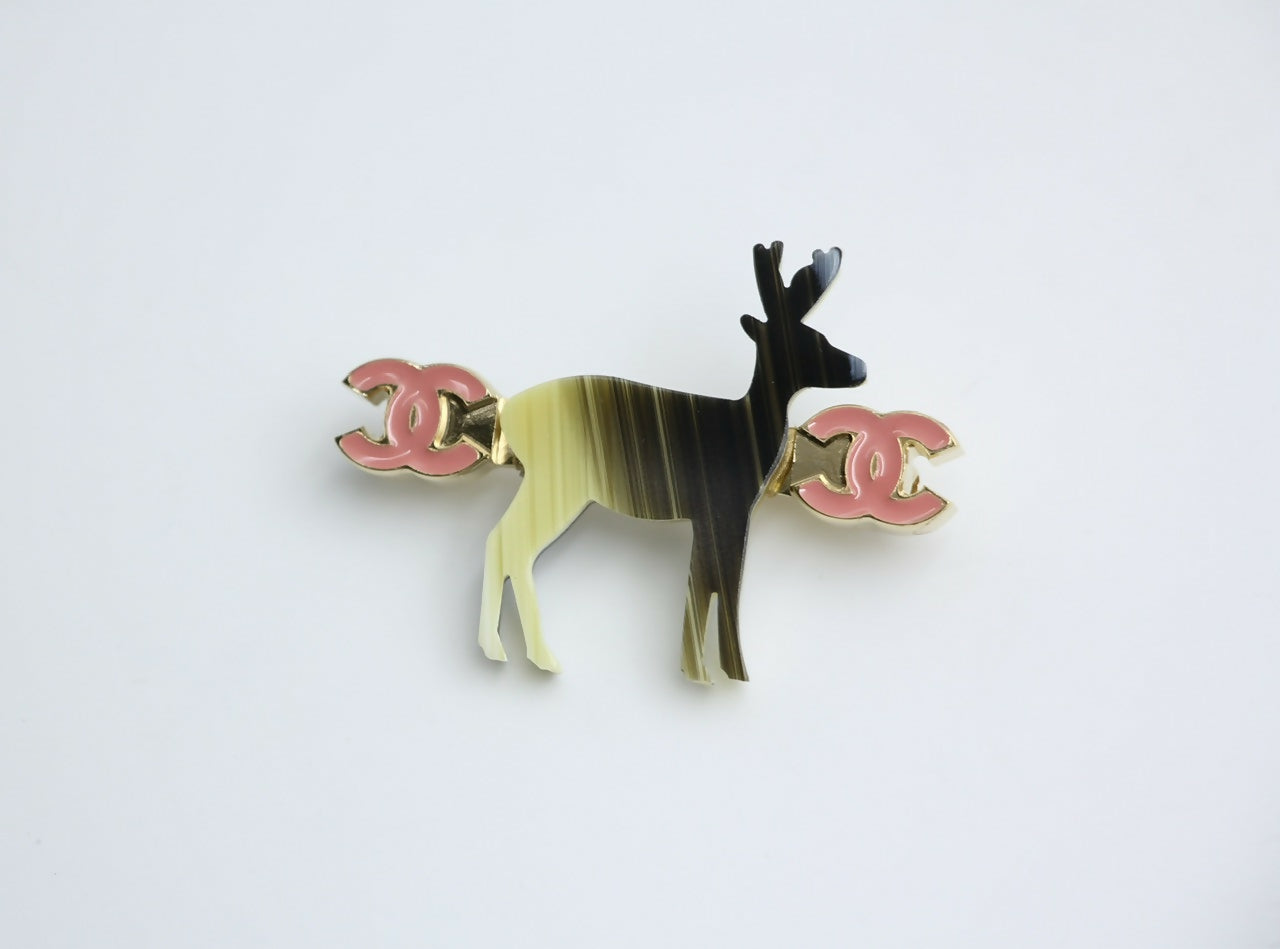 Chanel Vintage 01A Metal Dark Green Gradient Deer Brooch