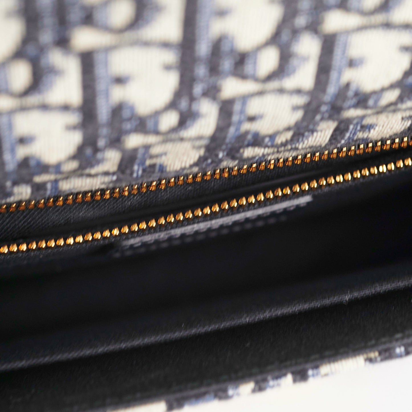 Christian Dior 30 Montaigne Crossbody Bag