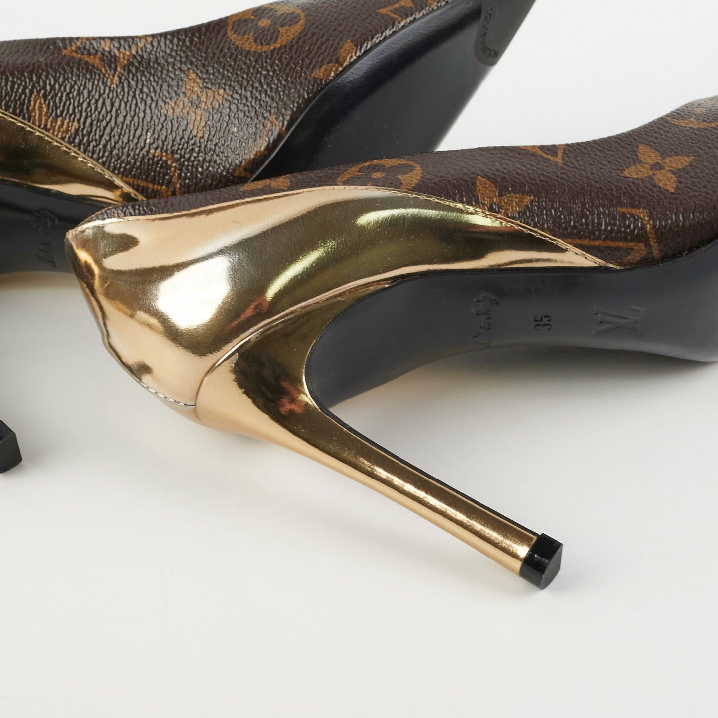 Louis Vuitton Heels Monogram/Gold Size 35