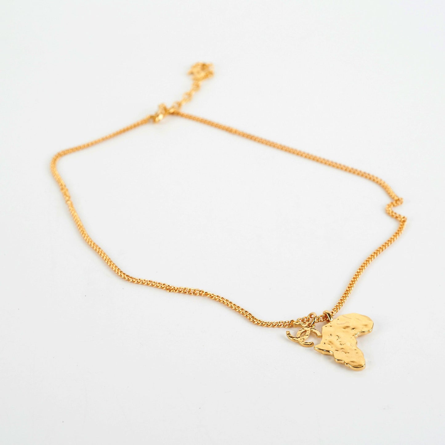 Chanel Africa Pearl Necklace (Costume Jewellery)