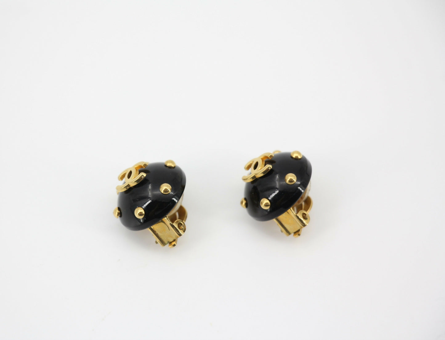 Chanel Vintage 96C Resin Dot Black Bean Clip-on Earrings