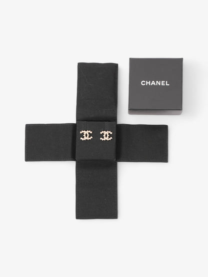 Chanel CC Pearl earrings Cream / Gold Base Metal