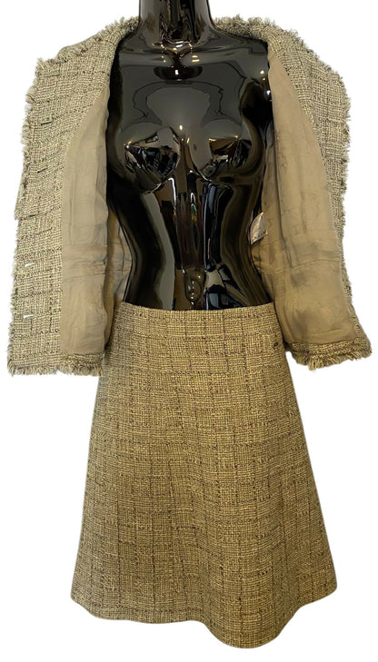 Chanel 10P Fantasy Tweed Beige Metallic Gold Jacket Skirt Suit Set FR 42/44