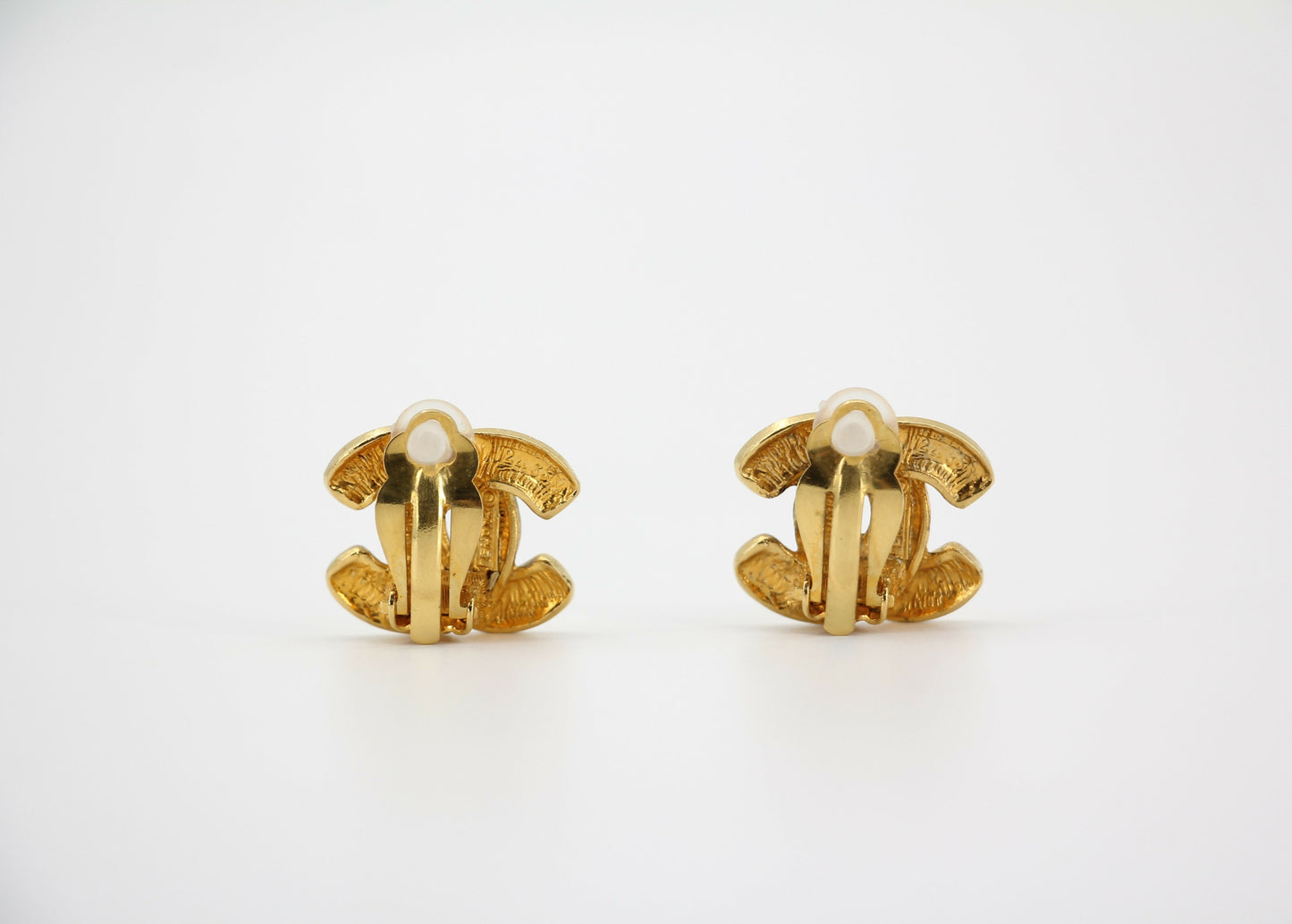 Chanel Vintage 1986 Gold-plated Diamond Quilting Bird Series Clip-on Earrings