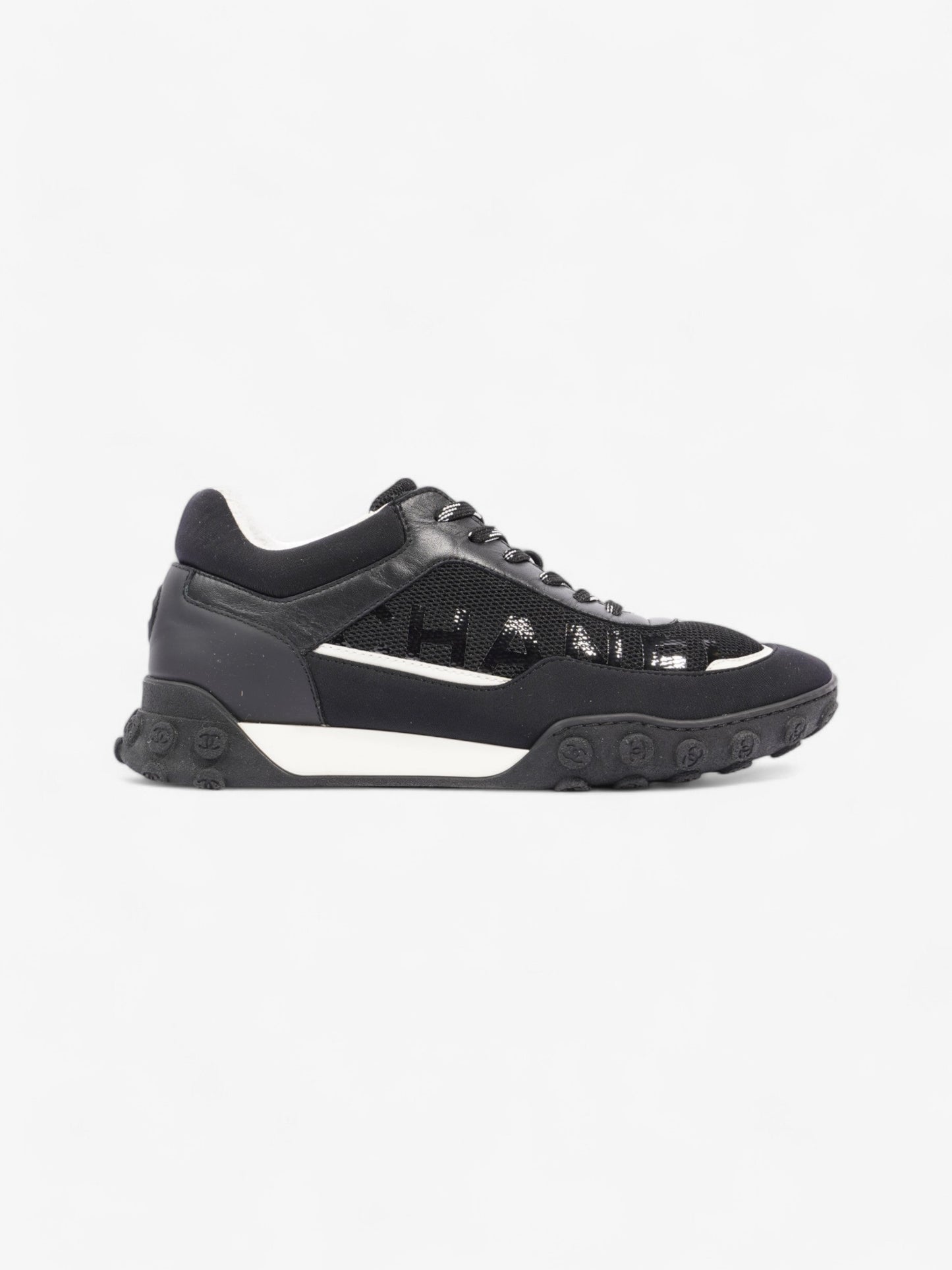 Chanel Low Top Sneaker Black / White Mesh EU 41 UK 8