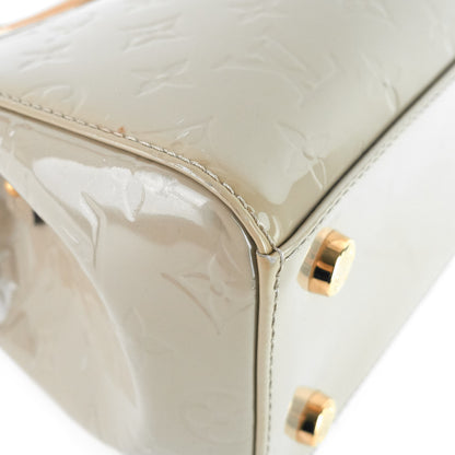 Louis Vuitto Brea MM Beige Poudre Monogram Vernis Leather Bag
