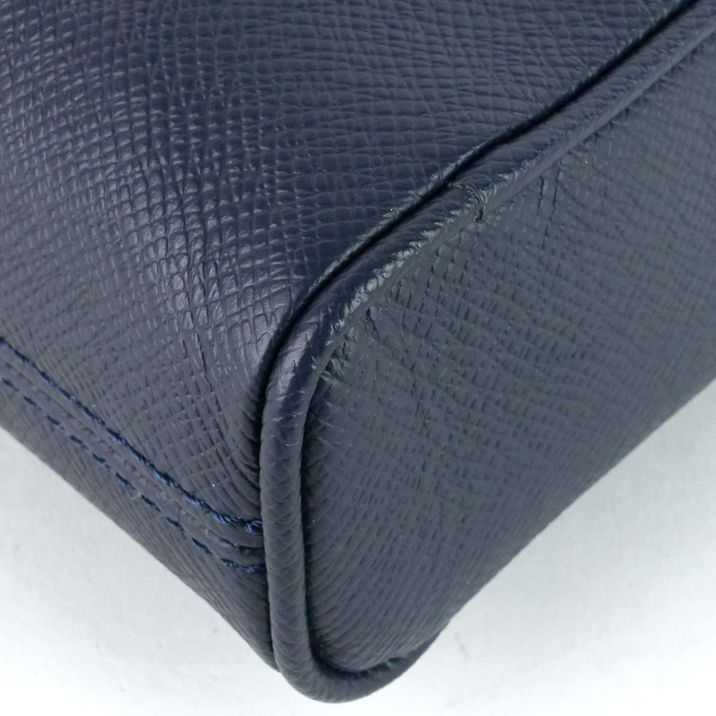 Louis Vuitto Alex PM Taiga Leather Messenger Bag