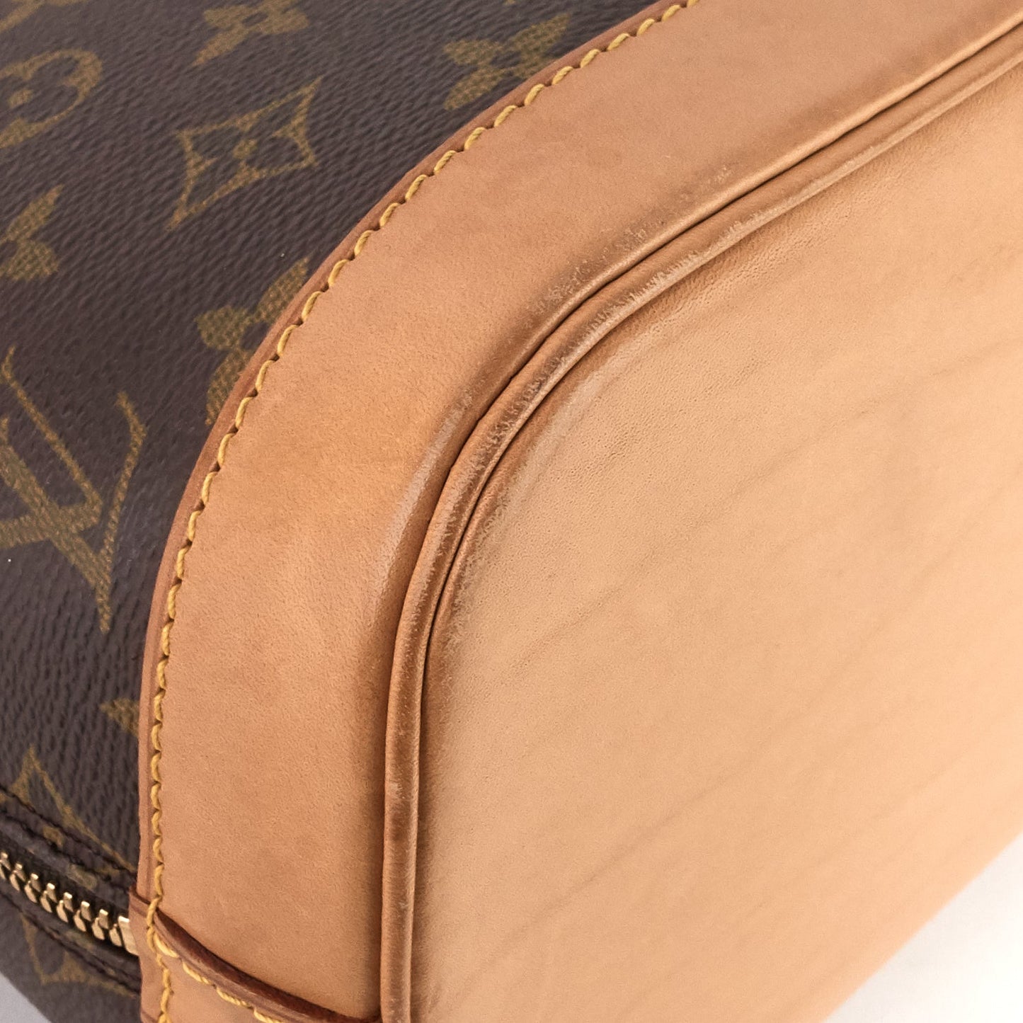 Louis Vuitto Alma MM Vintage Monogram Canvas Bag
