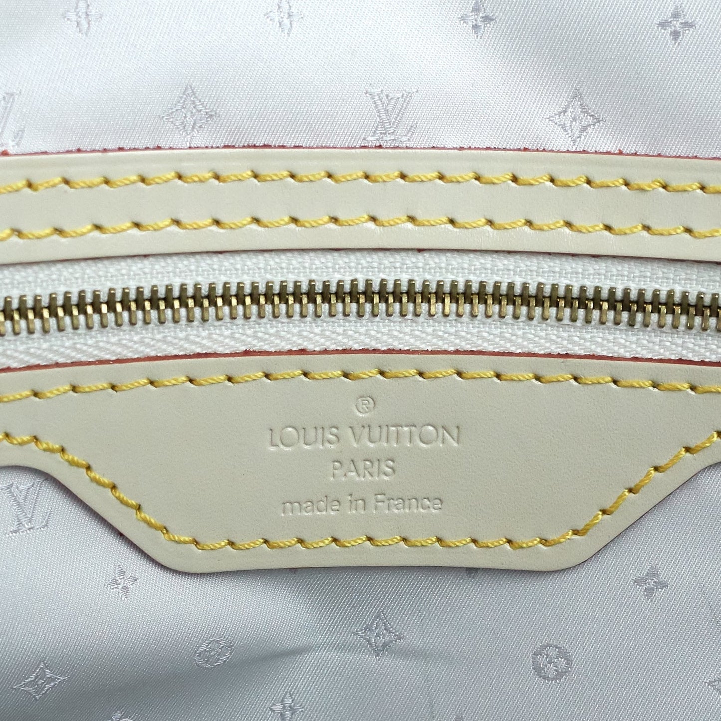 Louis Vuitto Suhali Lockit MM Goatskin Leather Handbag