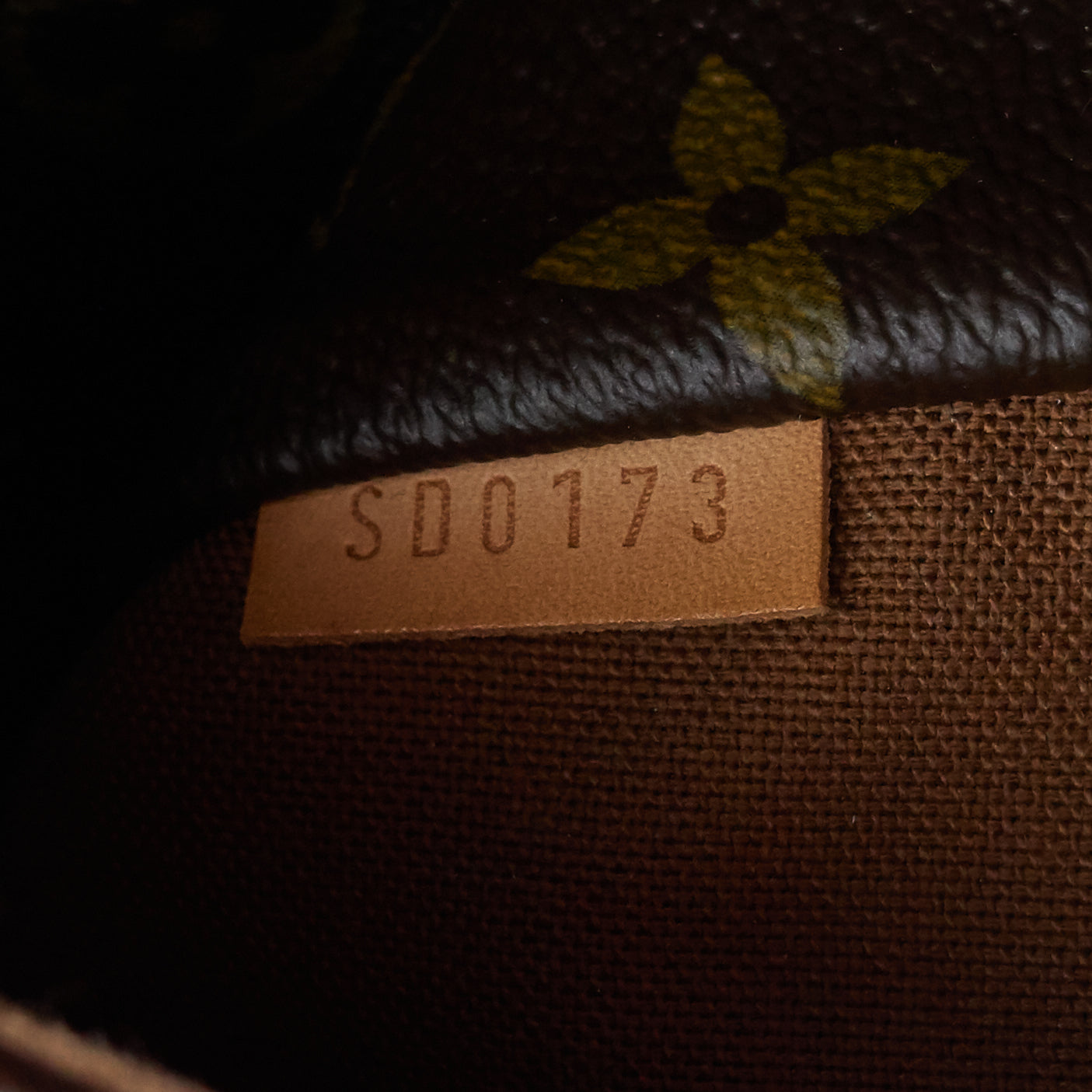 Louis Vuitto Totally MM Monogram Canvas Bag