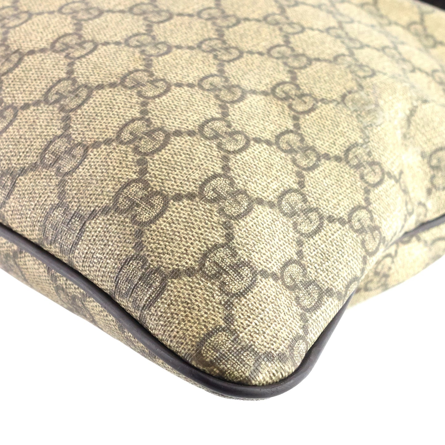 Gucci GG Supreme Canvas Flat Messenger Crossbody Bag
