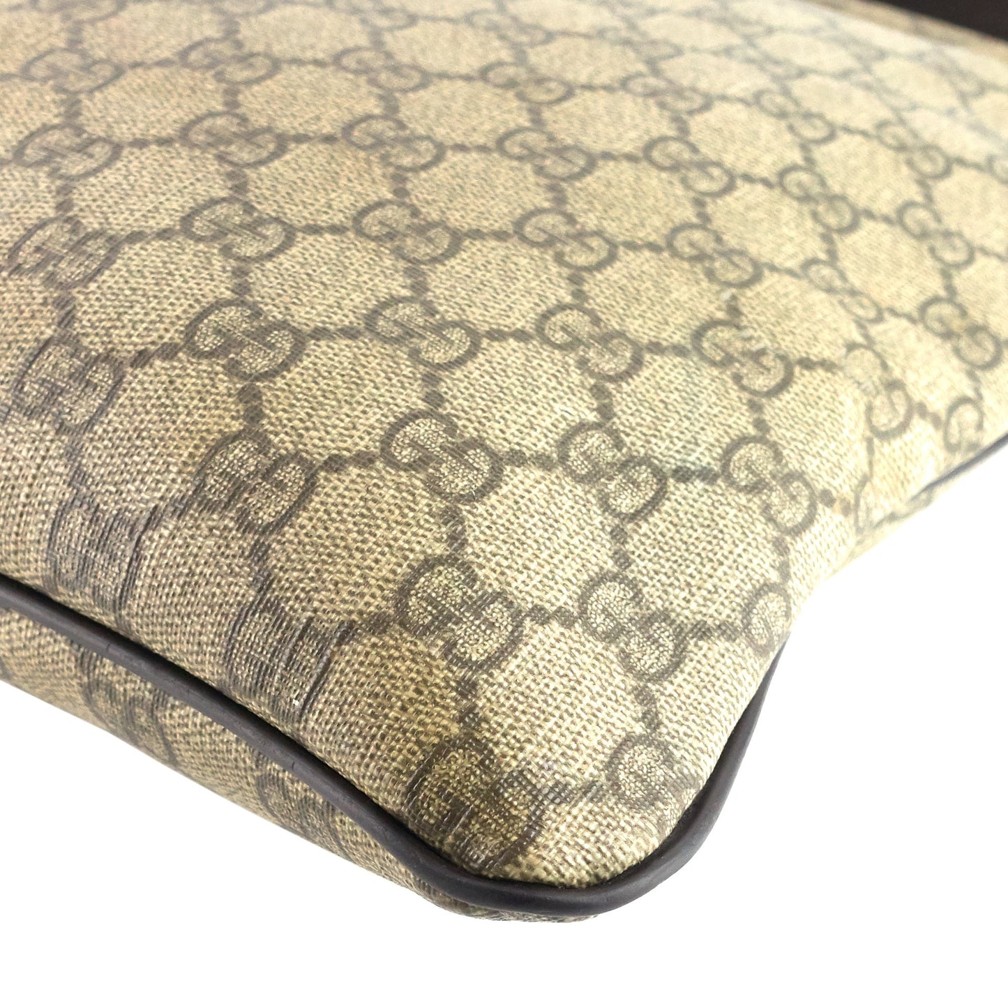 Gucci GG Supreme Canvas Flat Messenger Crossbody Bag