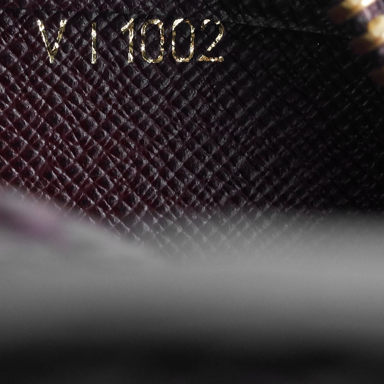 Louis Vuitto Pochette Baikal Acajou Taiga Leather Bag