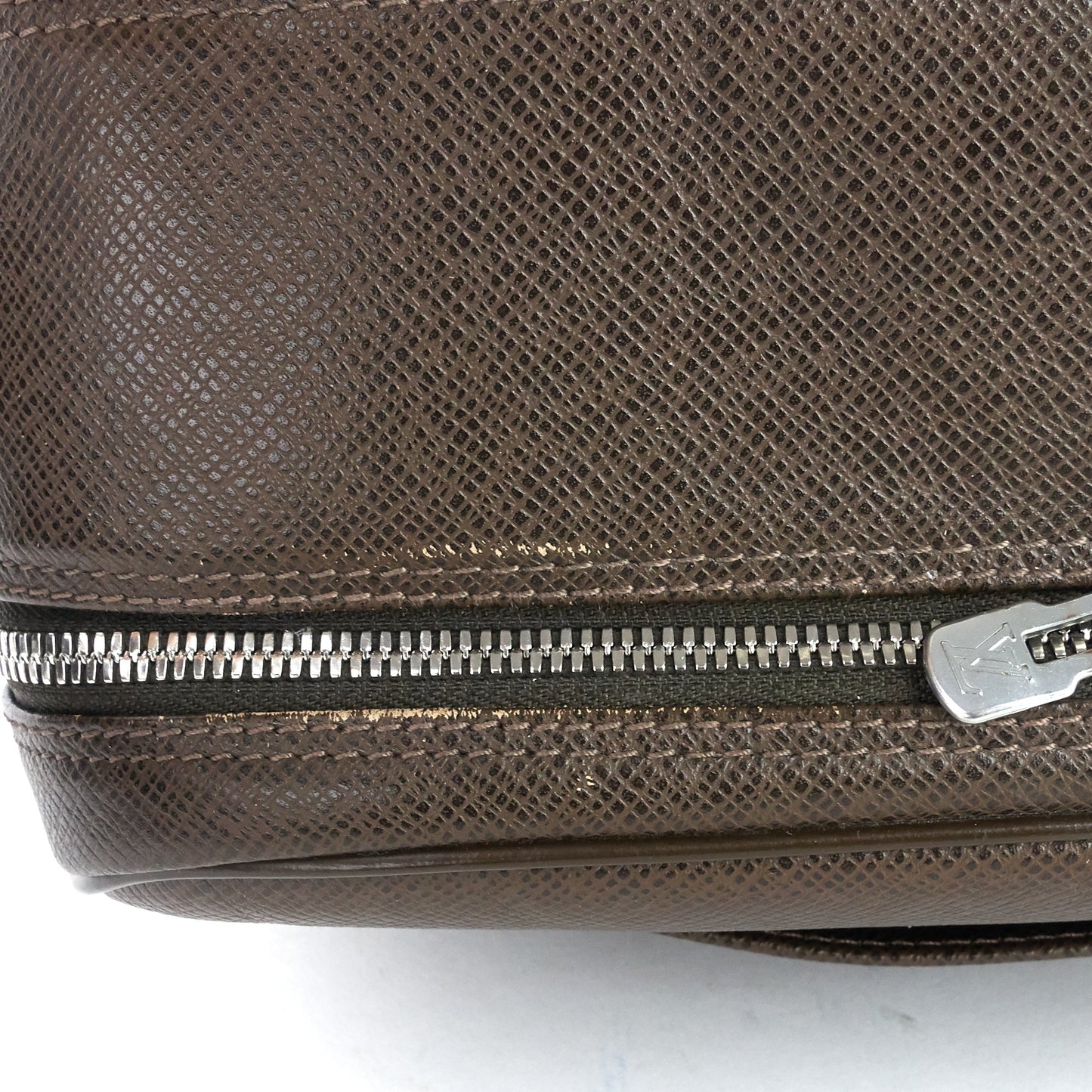 Louis Vuitto Reporter PM Taiga Leather Bag