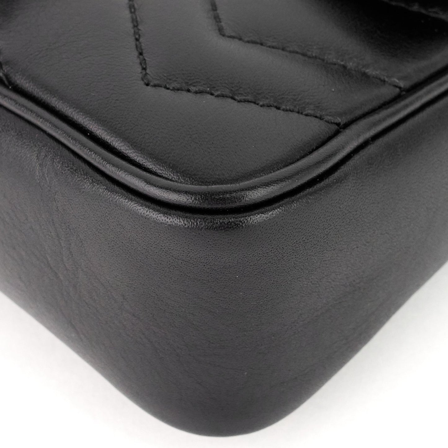 Gucci GG Marmont Super Mini Matelass� Leather Bag