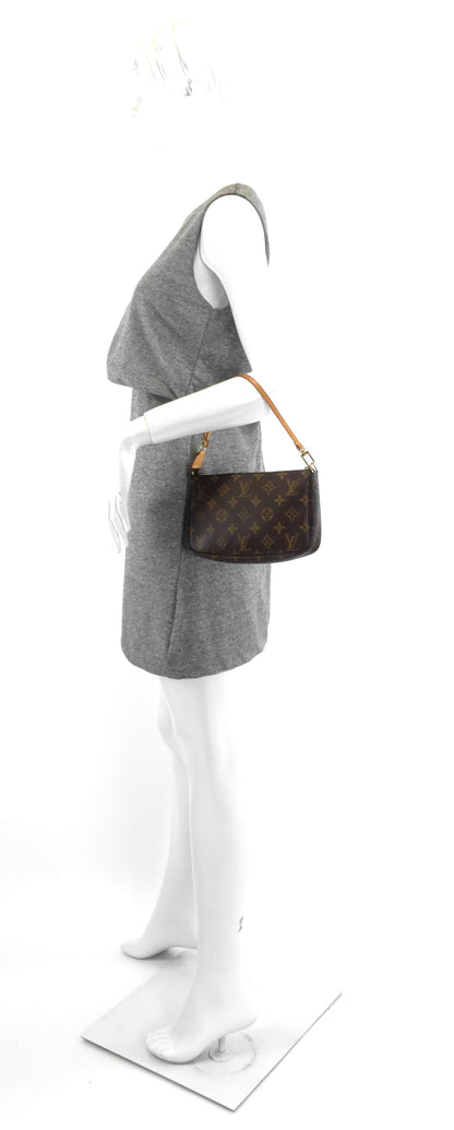 Louis Vuitto Pochette Accessoires Monogram Canvas Bag