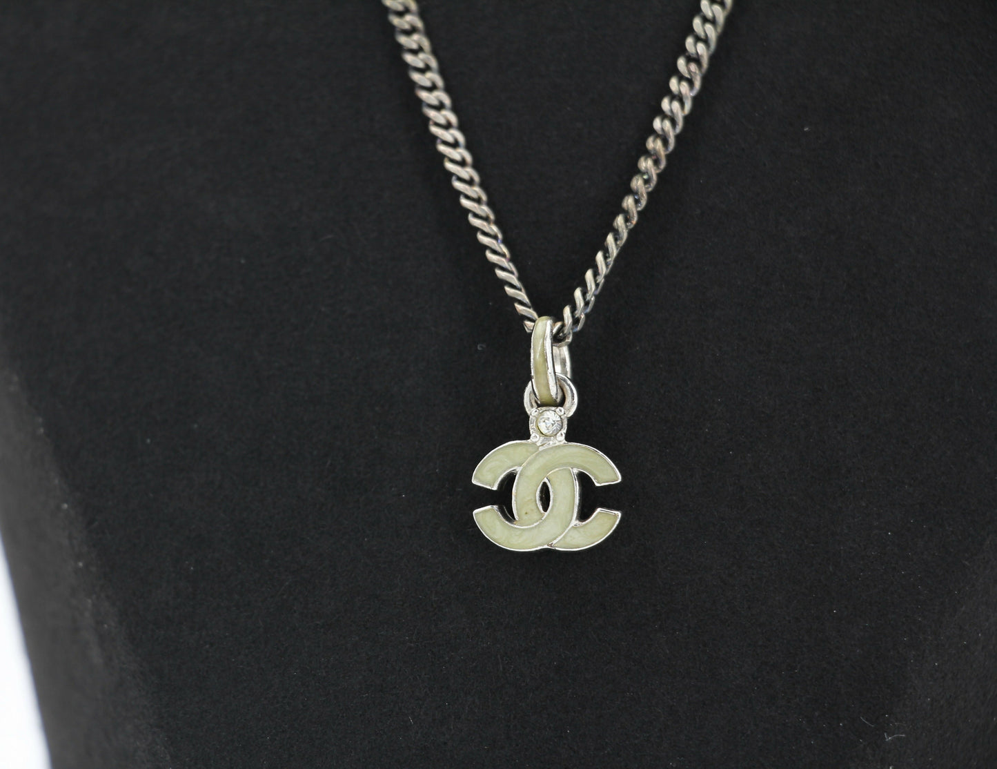 Chanel Vintage 04P Enamel Dark Green Silver Necklace