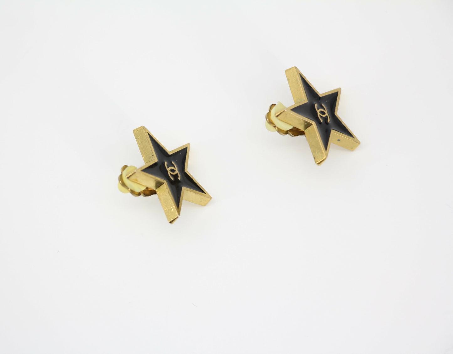 Chanel Vintage 01P Metal Black Star Shape CC Clip-on Earrings