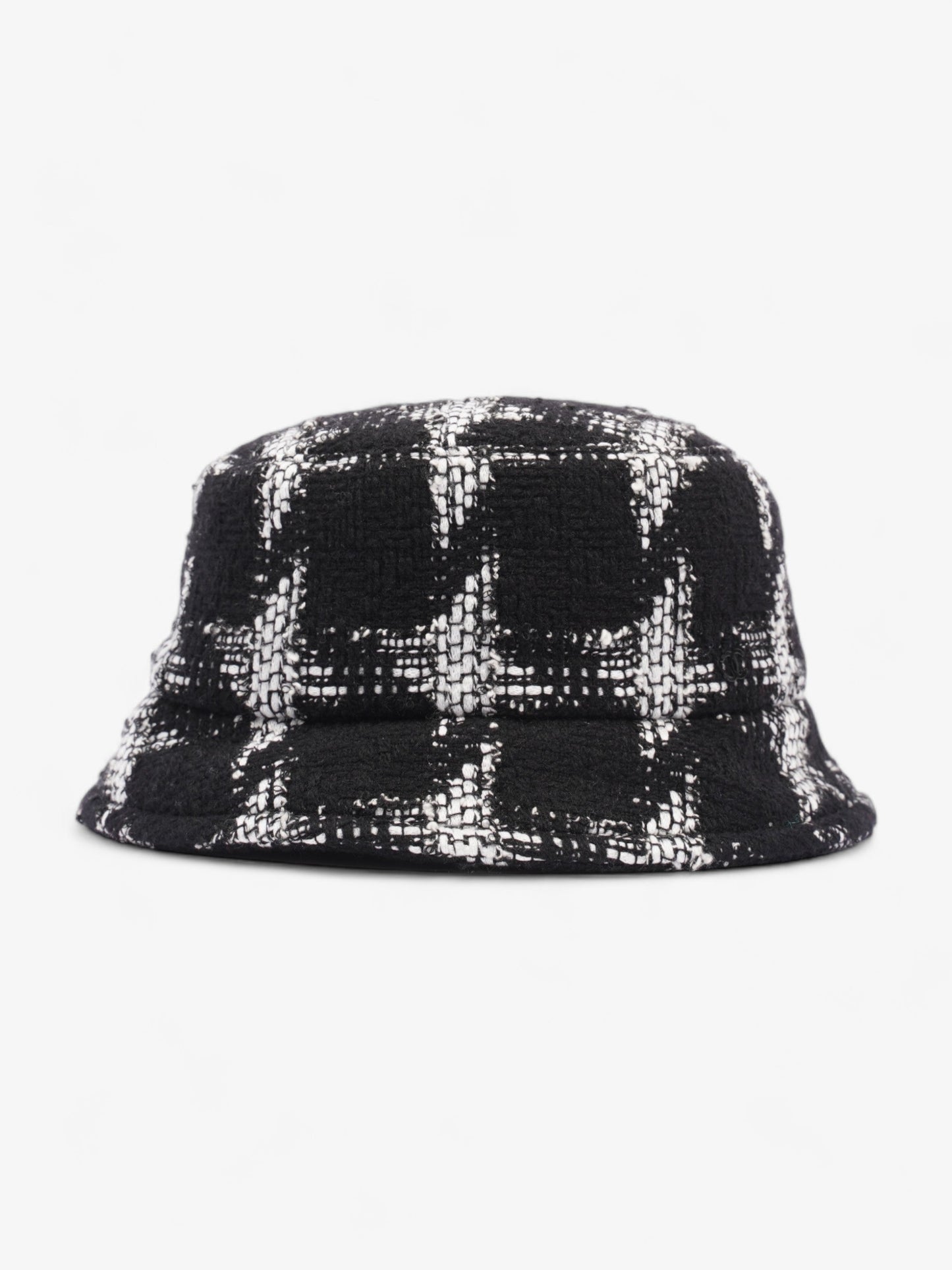 Chanel Bucket Hat Black / White Cotton Medium