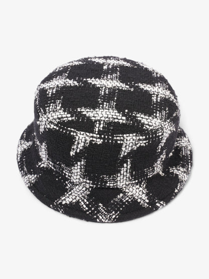 Chanel Bucket Hat Black / White Cotton Medium