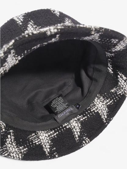 Chanel Bucket Hat Black / White Cotton Medium
