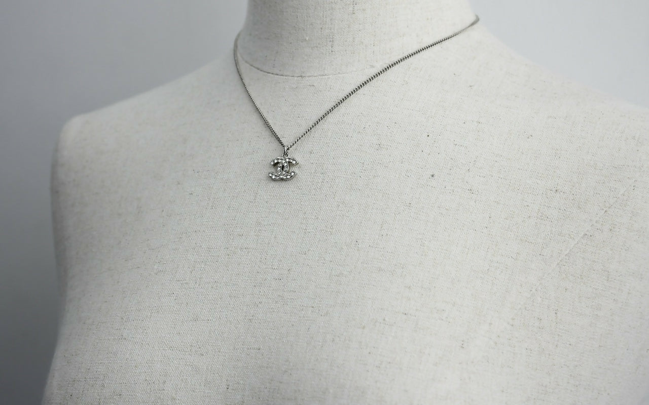 Chanel 10V Rhinestone Silver CC Mark Necklace
