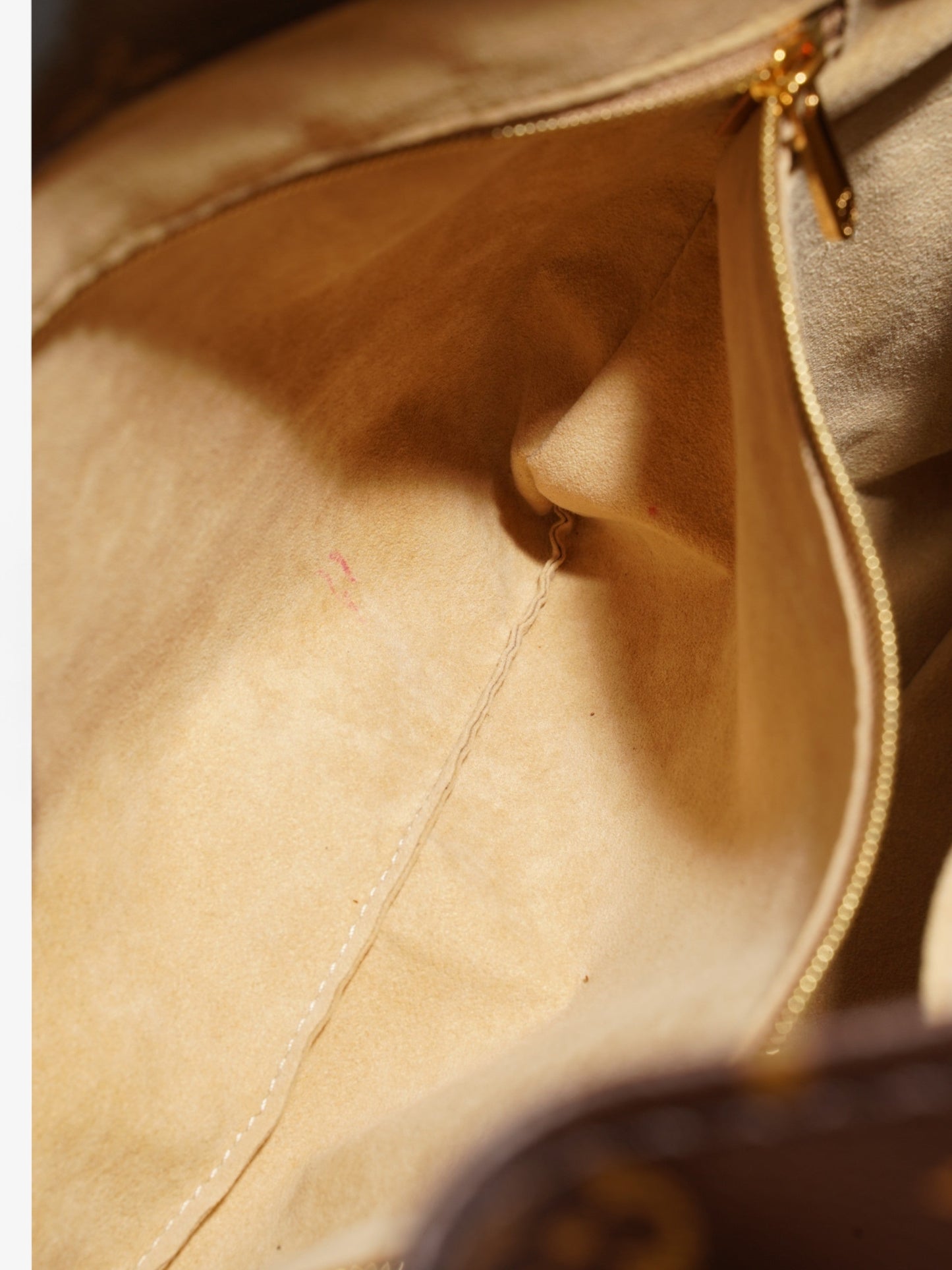 Louis Vuitton Artsy MM Monogram Coated Canvas