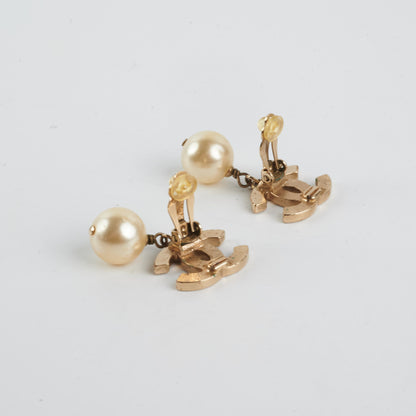 Chanel CC Logo Pearl Drop Earring Costume Jewellery