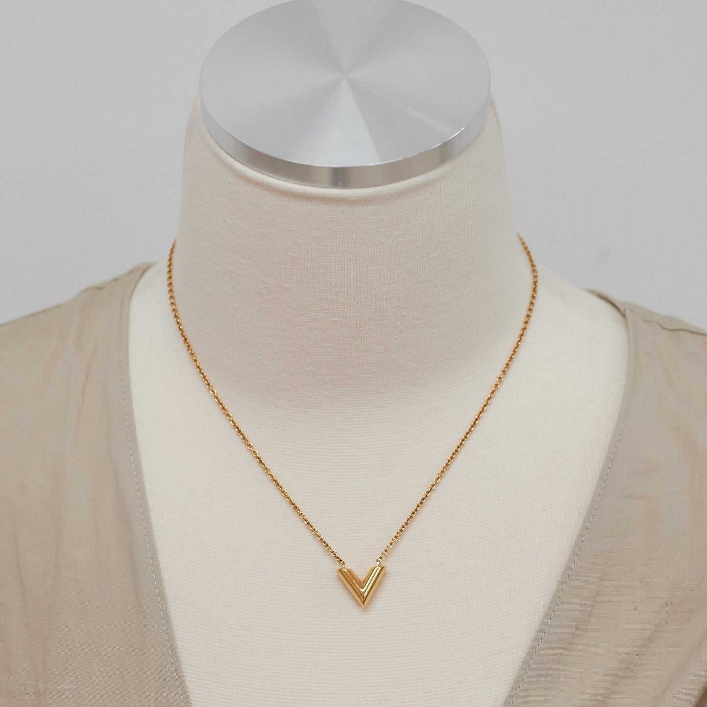 Louis Vuitton Essential V Gold Necklace