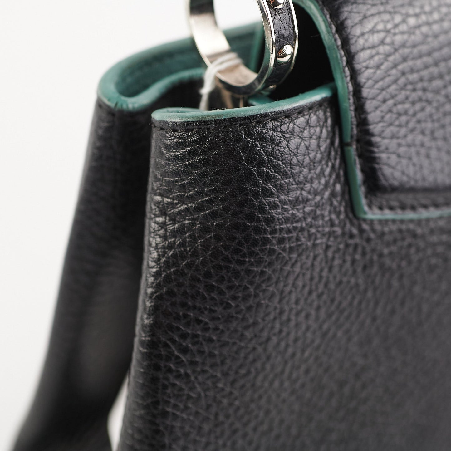 19/7- Louis Vuitton Capucines BB Taurillon Black