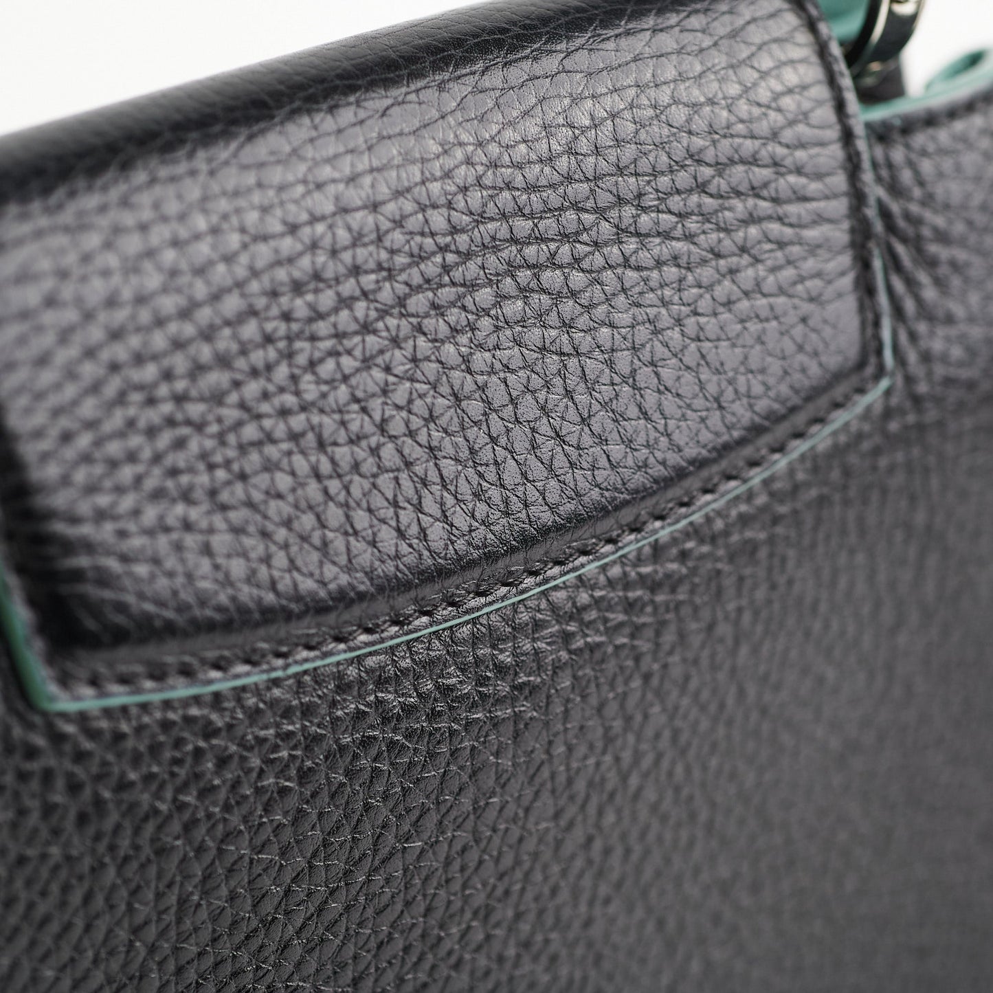 19/7- Louis Vuitton Capucines BB Taurillon Black