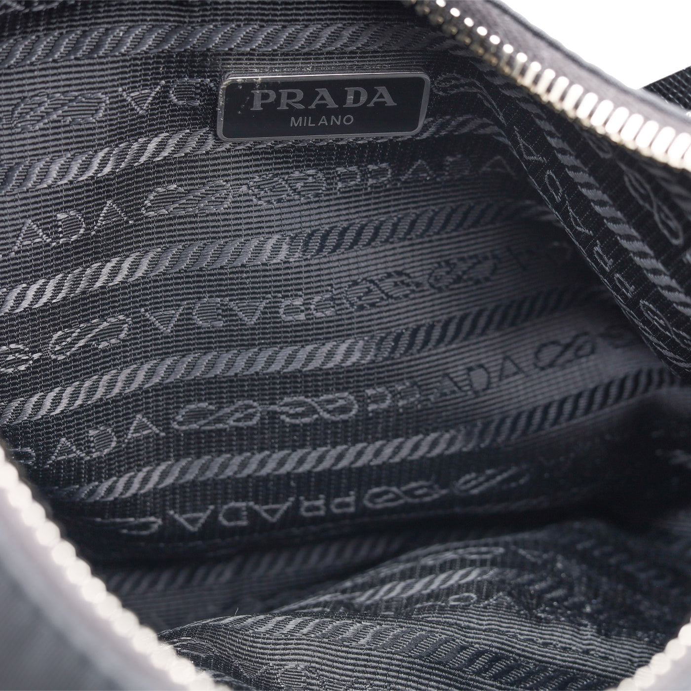 Prada Re-Edition 2005 Crossbody - Nylon