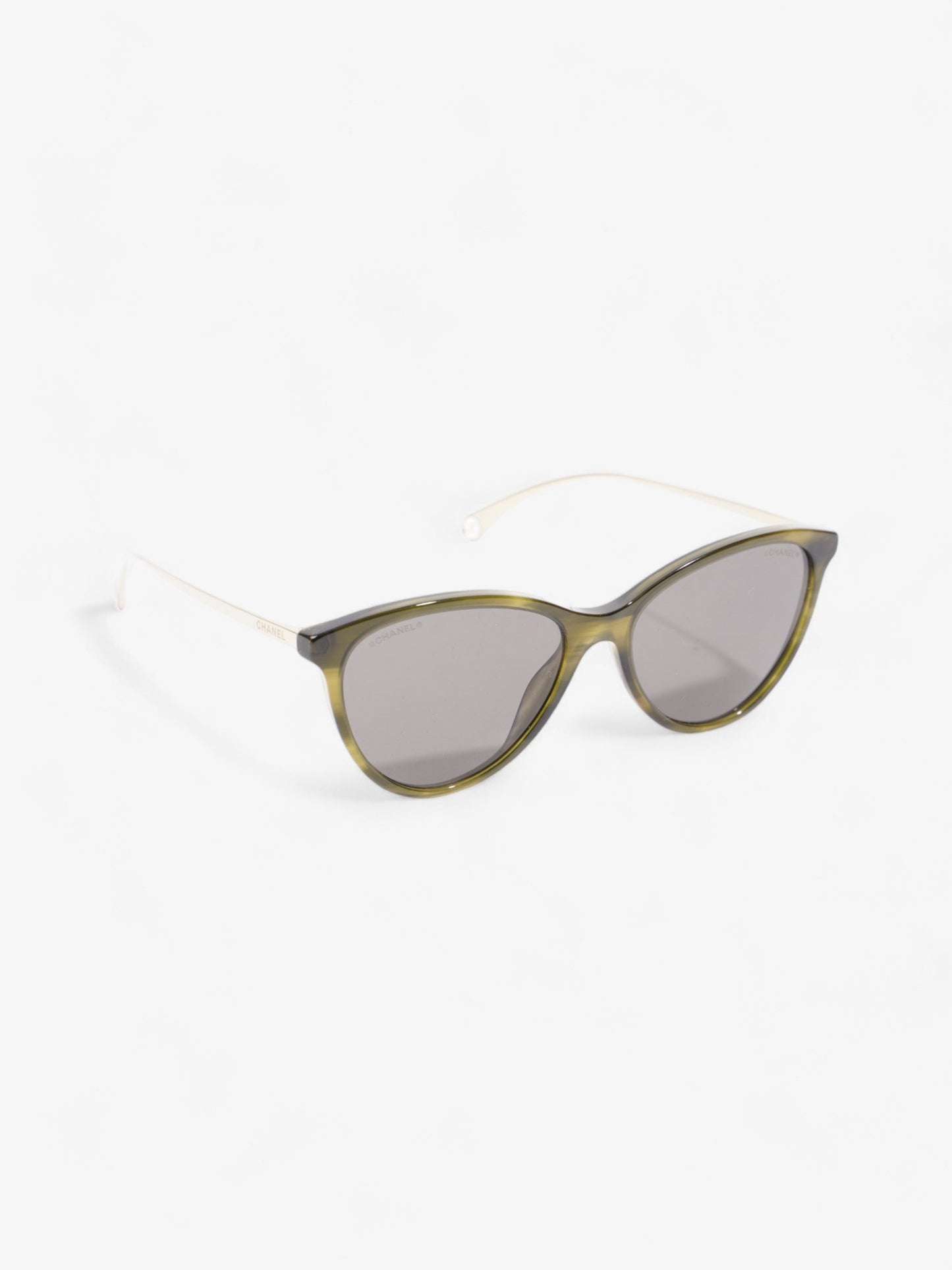 Chanel Cat Eye Sunglasses Green / Gold Acetate 140mm