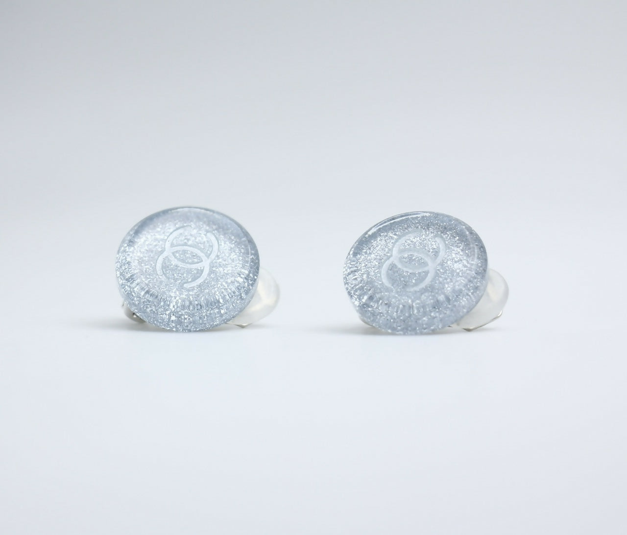 Chanel Vintage 00A Resin Light Blue Glitter Round Clip-on Earrings