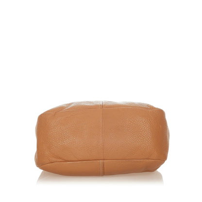Prada Vitello Daino Shoulder Bag (SHG-24467)