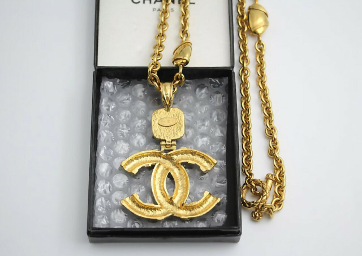 Chanel Vintage 94A Gripoix Blue Gold-plated Necklace