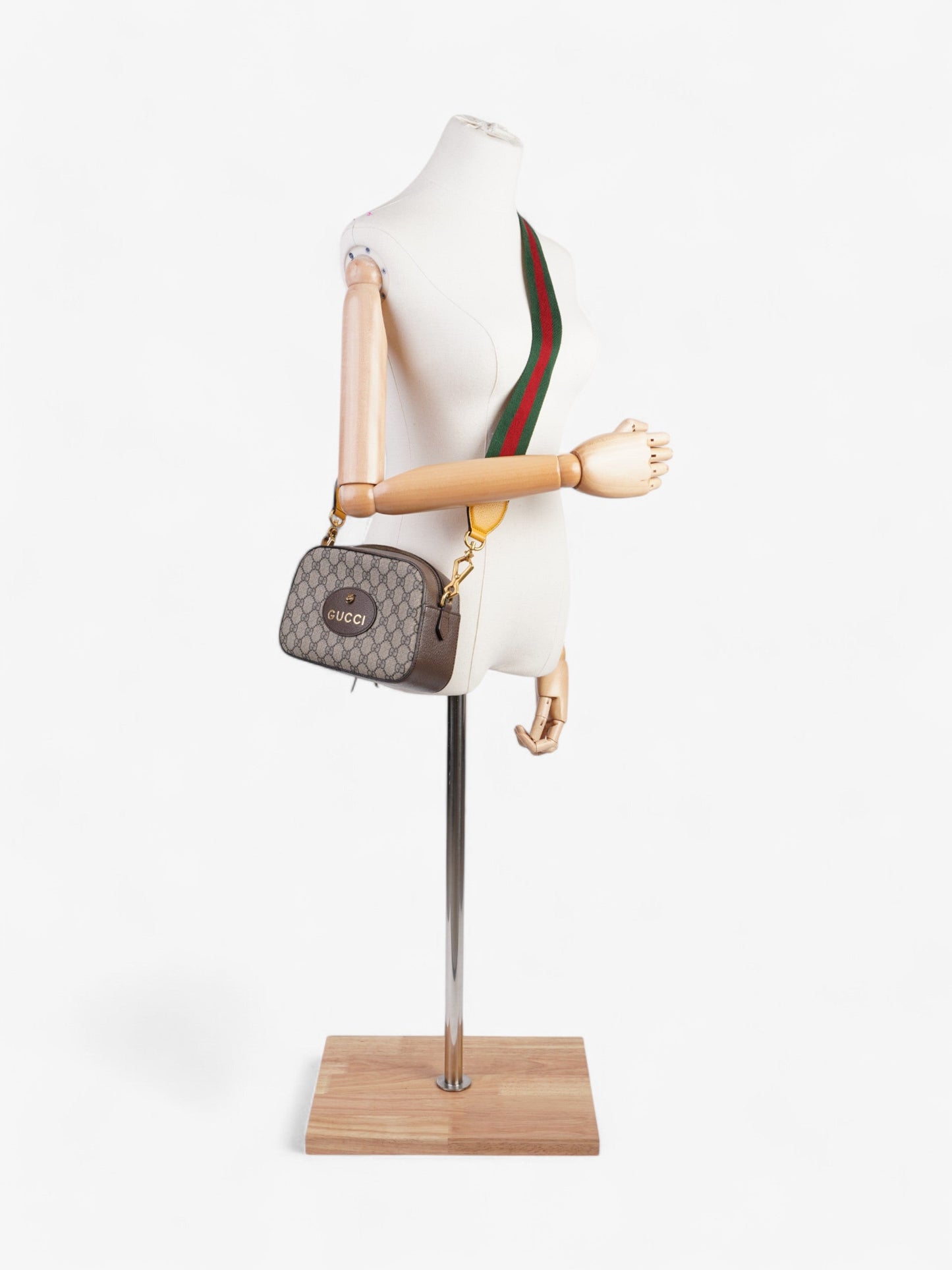 Gucci Neo Vintage Messenger Bag GG Supreme Canvas Small