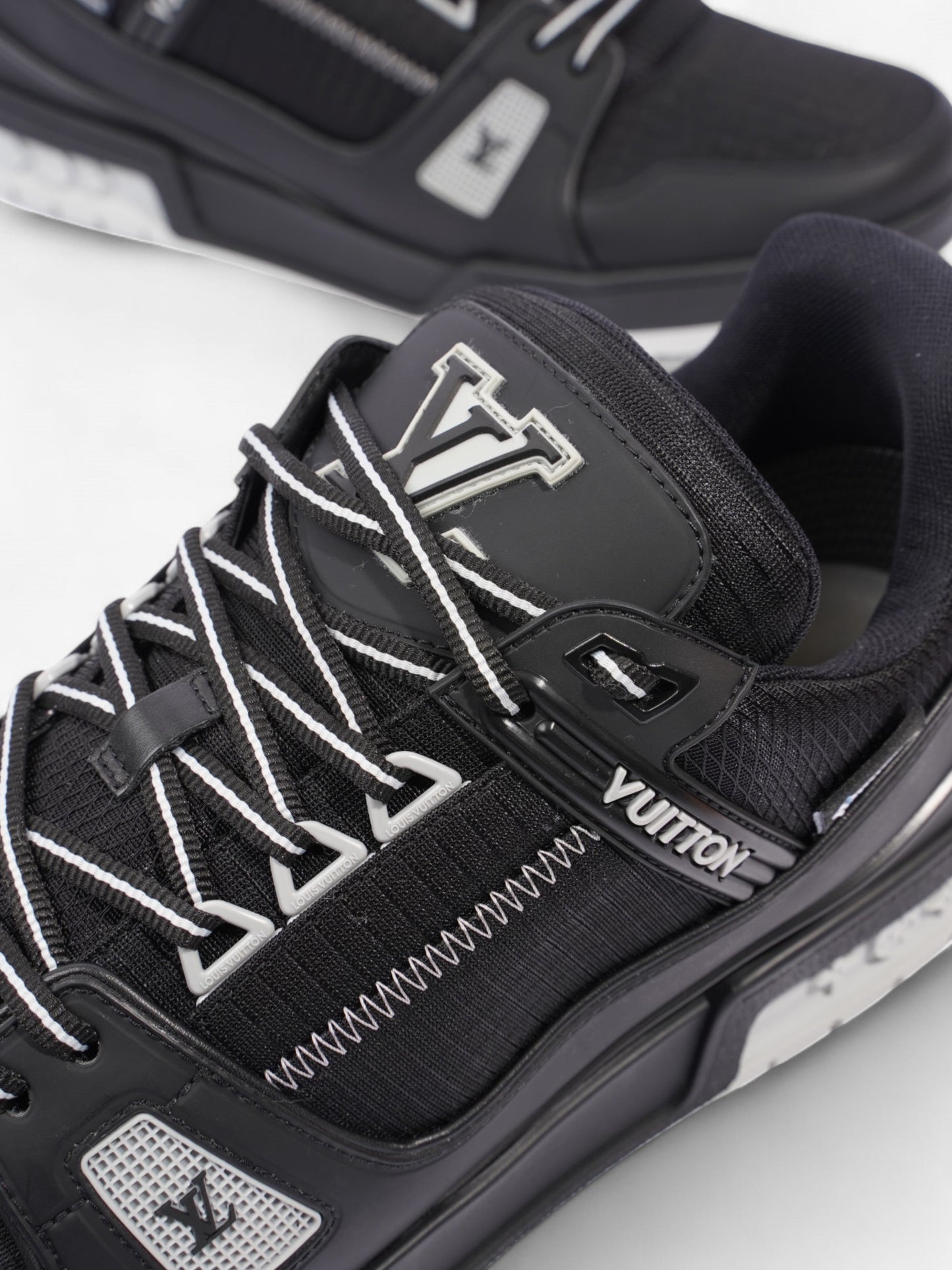 Louis Vuitton LV Trainer Sneakers Black / Grey Mesh EU 43 UK 9