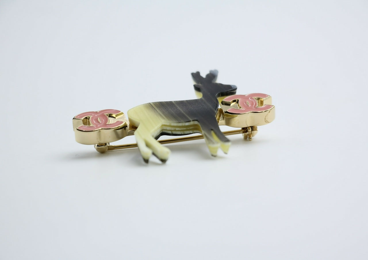 Chanel Vintage 01A Metal Dark Green Gradient Deer Brooch