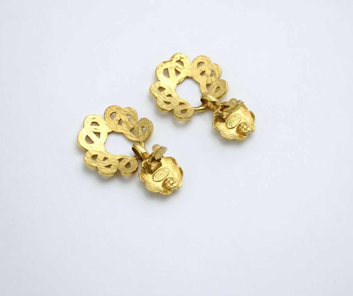 Chanel Vintage 97P Gold-plated Large Wreath Dangle Clip-on Earrings