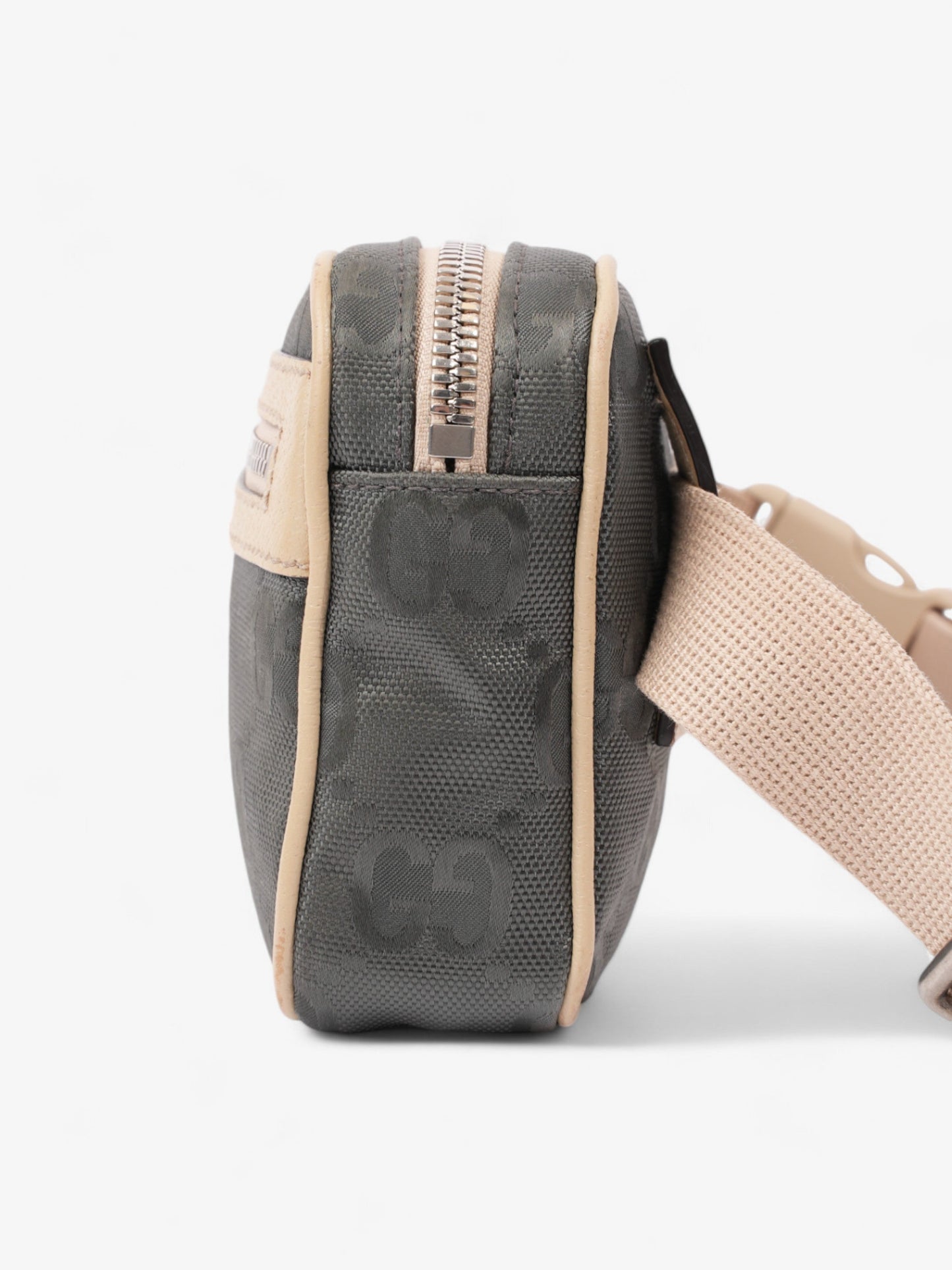 Gucci GG Off The Grid Belt Bag GG Supreme / Grey Nylon