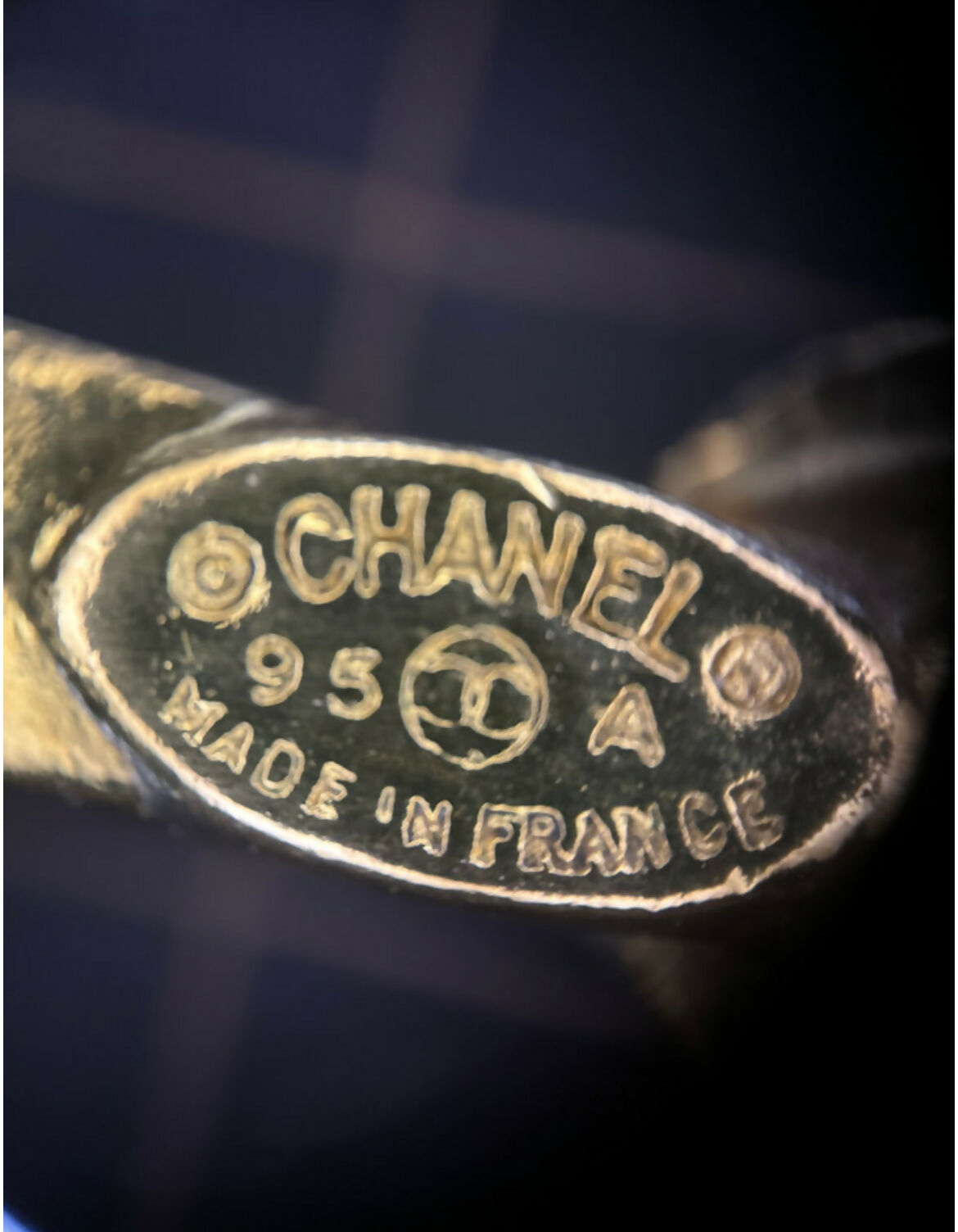 Chanel Vintage 95A Mother-of-Pearl Gold-plated Short Stacking Strap Long Necklace