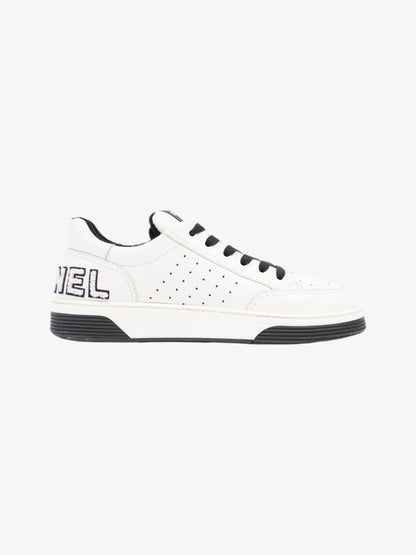 Chanel Logo Low Top Sneaker White / Black Leather EU 39 UK 6