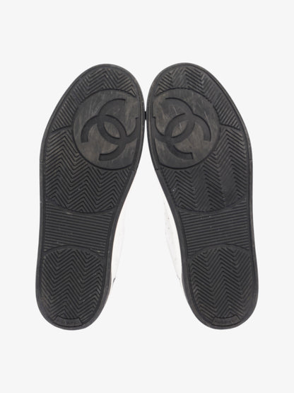 Chanel Logo Low Top Sneaker White / Black Leather EU 39 UK 6
