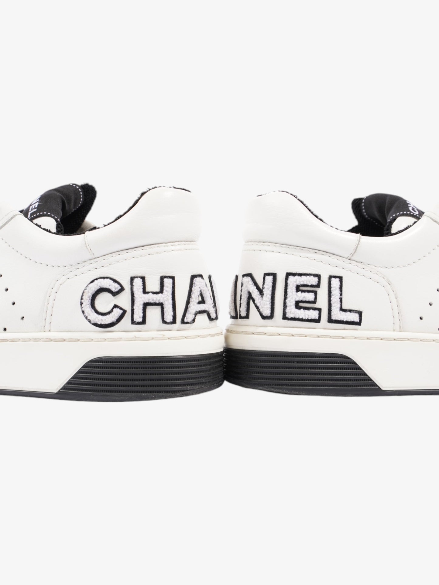 Chanel Logo Low Top Sneaker White / Black Leather EU 39 UK 6