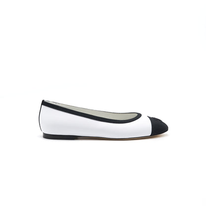 Chanel Flats Black / White Size 36.5