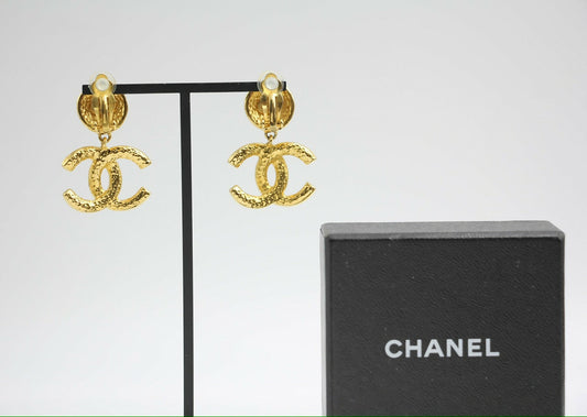 Chanel Vintage 95A Gold-plated Carved Dangle Clip-on Earrings