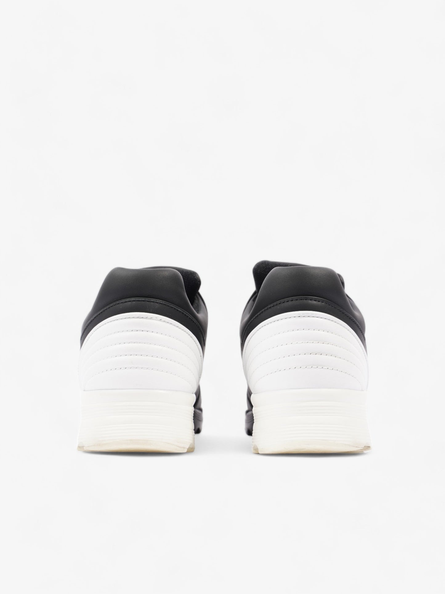 Chanel CC Logo Sneakers Black / White Leather EU 40.5 UK 7.5